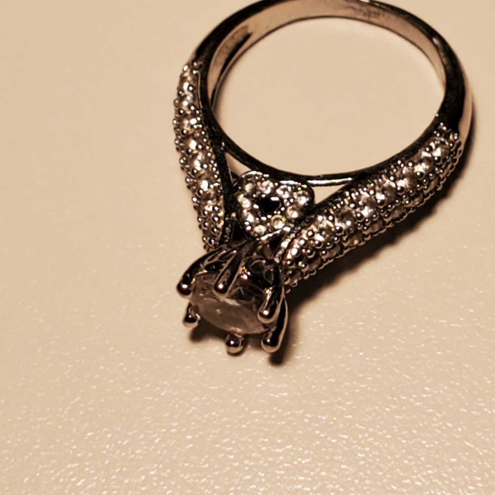 Cute costume jewlery ring - Picture 5 of 6